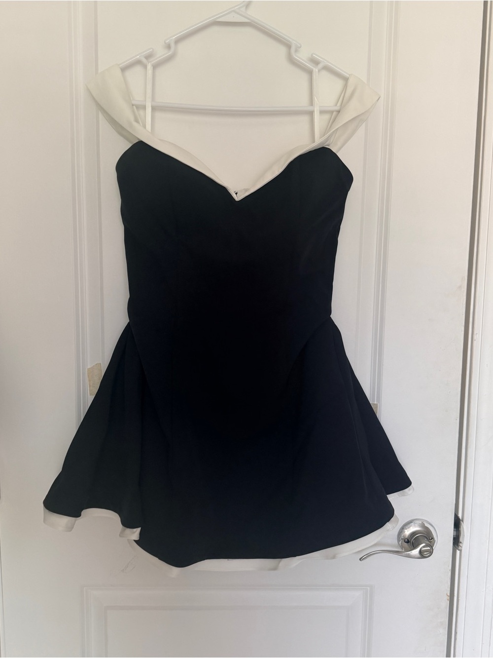 NWT LEAU Ramona Contrast Corset Babydoll Mini Dress Black White Size Medium - Picture 9 of 13